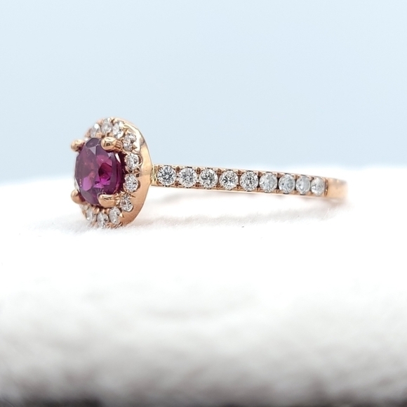 𝅺garnet diamond halo ring - Picture 16 of 17
